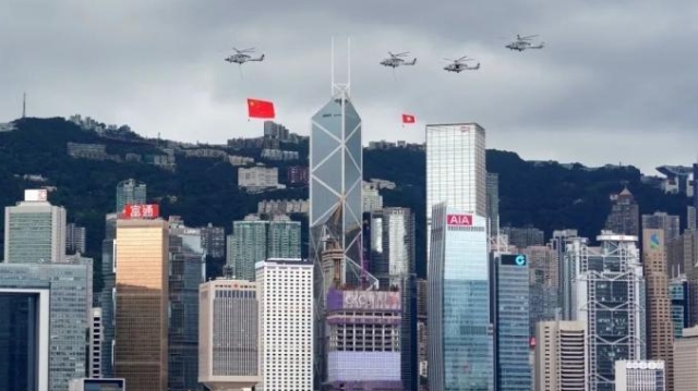 东西问 | 回归25周年，香港如何“由治及兴”？