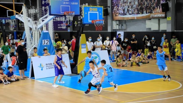 海珠区首届“日新杯”青少年篮球赛举行